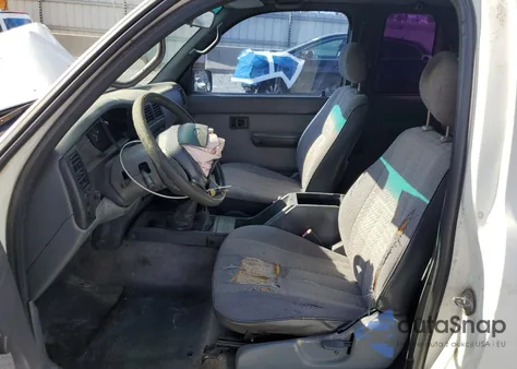 1997 Toyota Tacoma Xtracab из США, поврежденный, VIN 4TAWM72N4VZ257418